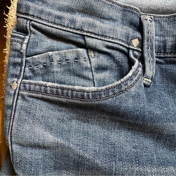 Anthropologie Goldsign EUC Low Rise Medium Wash Wiskering Jeans - Picture 5 of 9